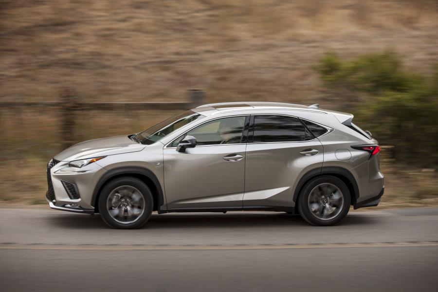  Lexus NX300 F-Sport 2017 года  (NA) (фото 7 из 41)